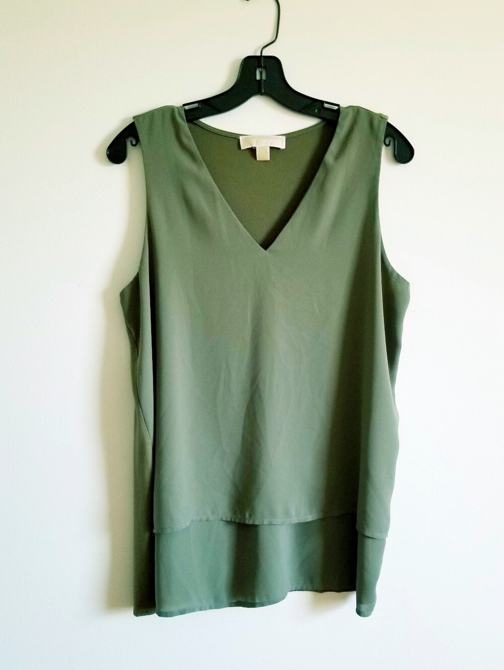 Lightweight Olive V-Neck Sleeveless Top - Women